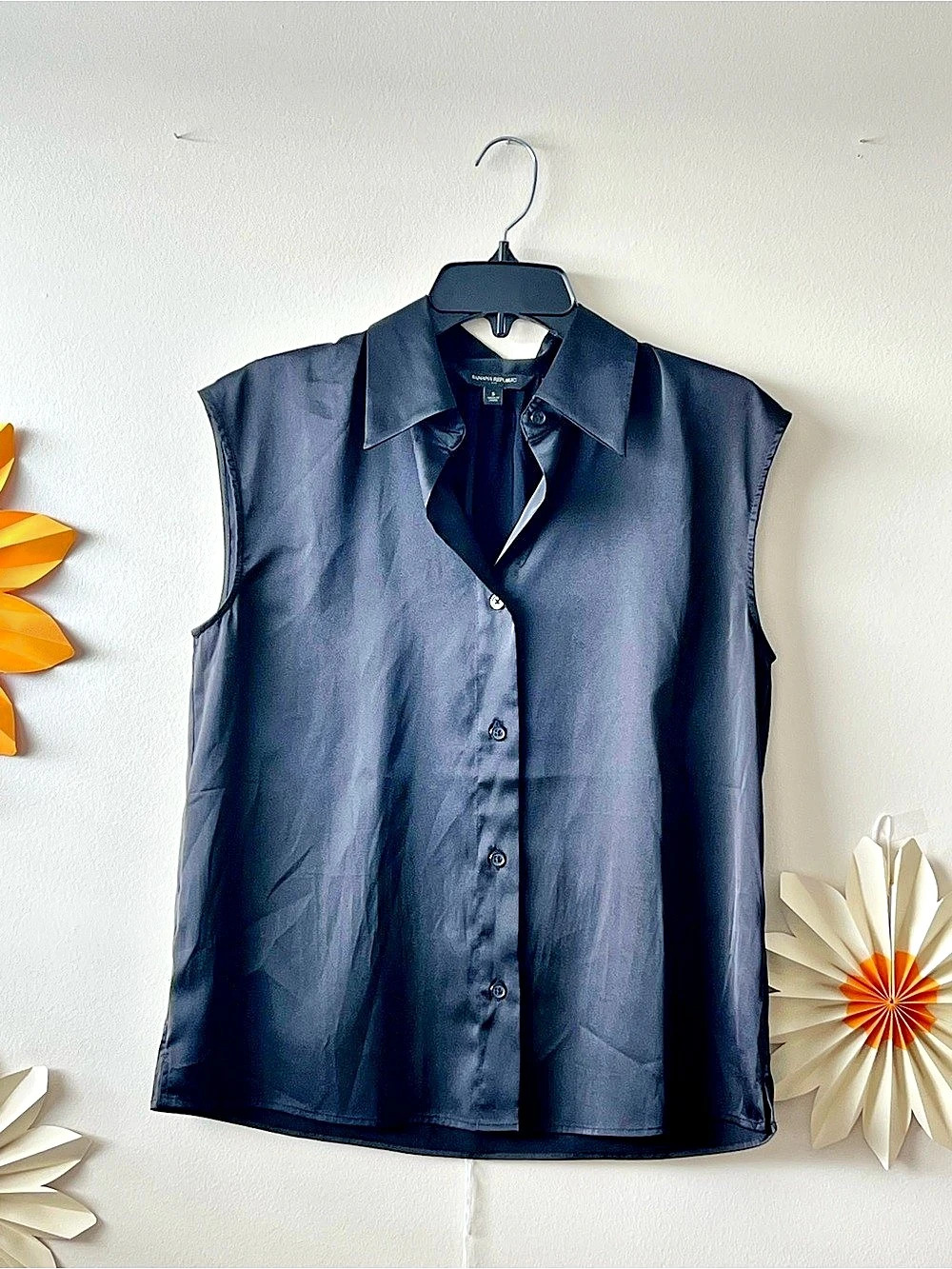 Banana Republic Black Sleeveless Button-Front Vest